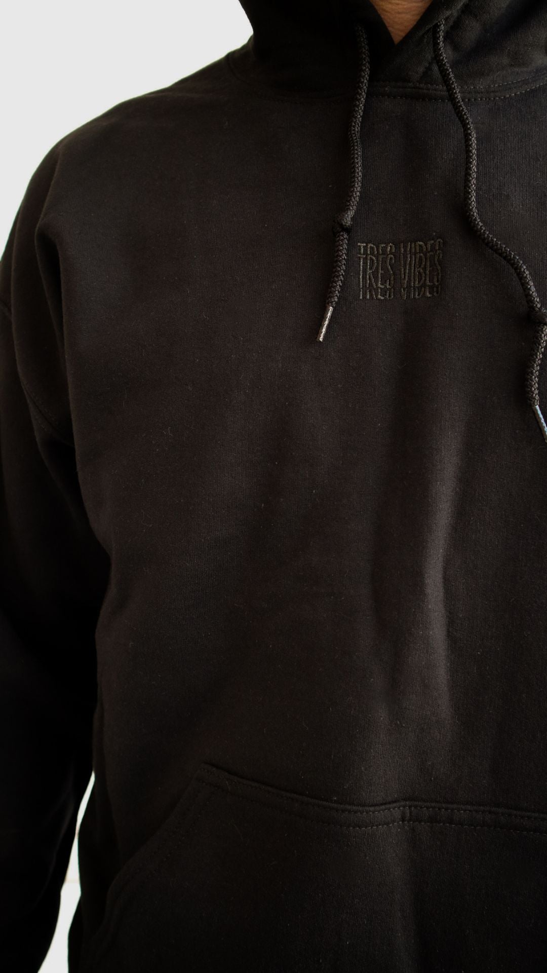 Tres Vibes - Embroidered Hoodie