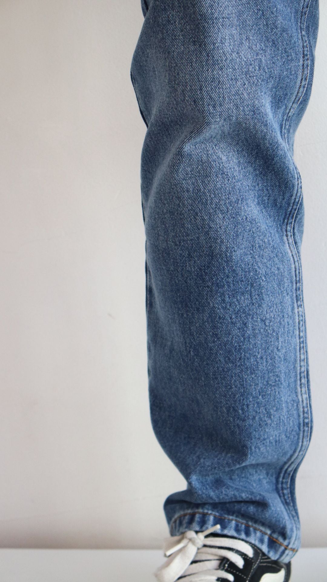 Minimal Vibes - Straight Leg Jeans