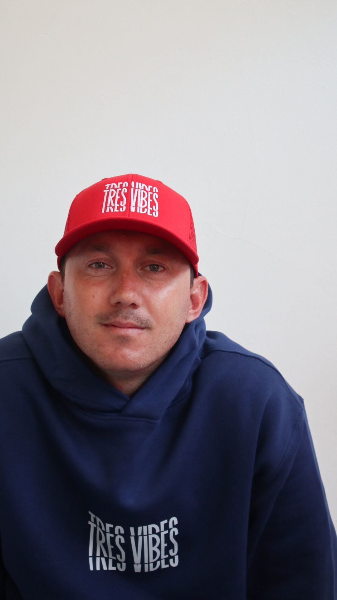 Tres Vibes - Trucker Hat