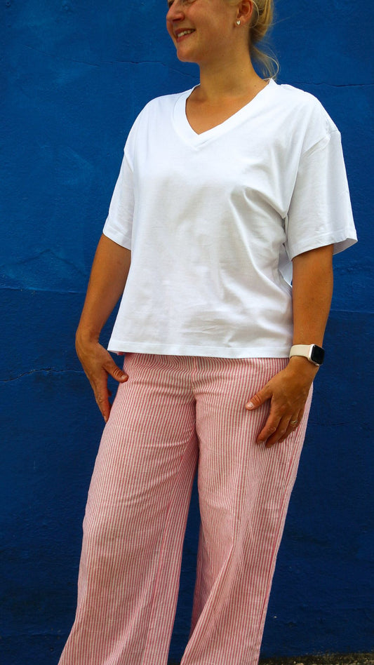 Minimal Vibes - Women's V Neck T-Shirt