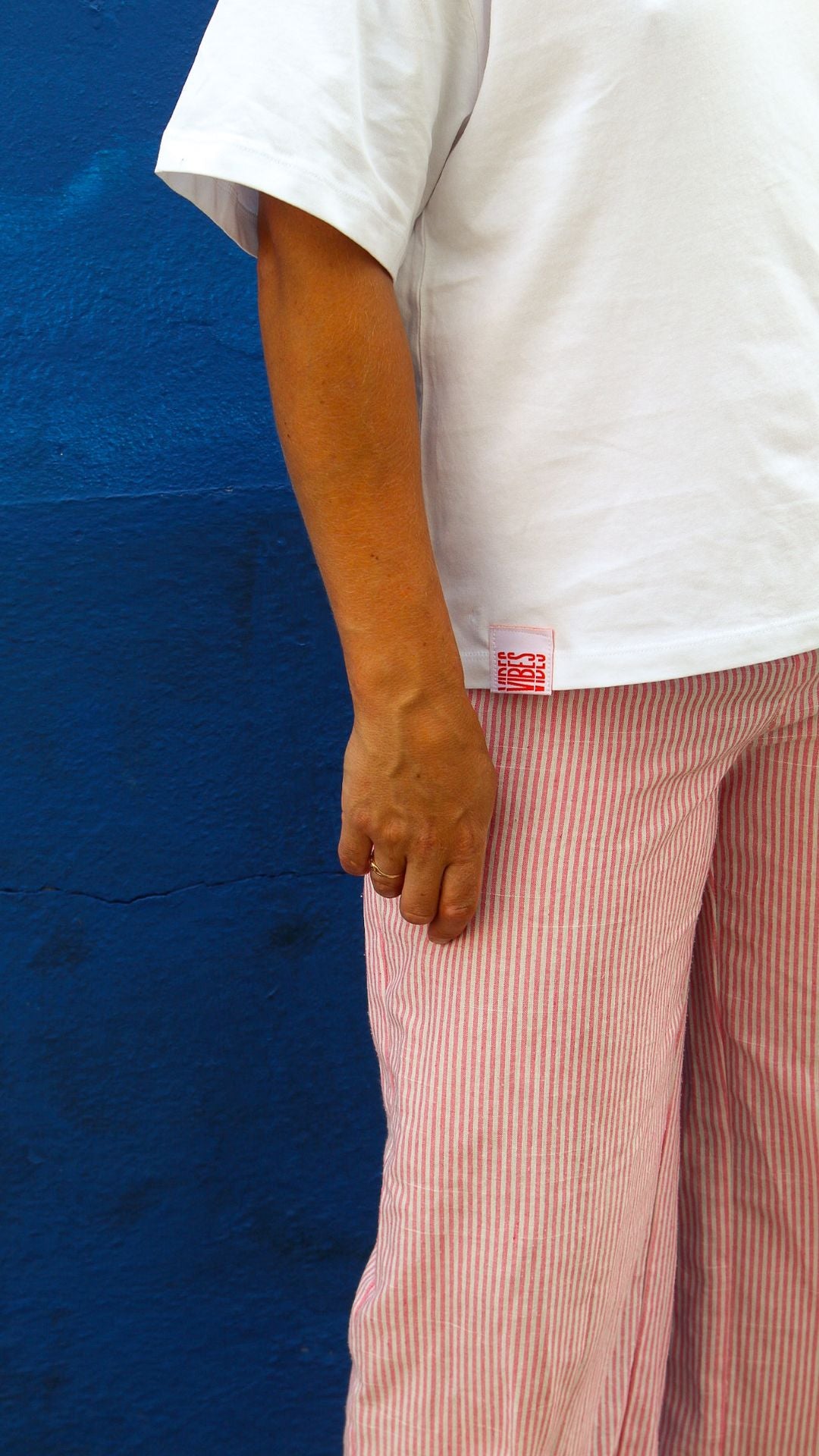 Minimal Vibes - Women's V Neck T-Shirt